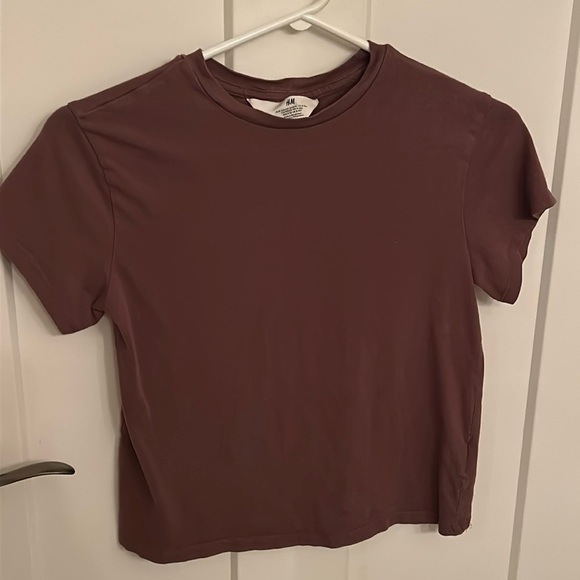 H&M brown T-shirt, size 8-10 - Picture 1 of 3
